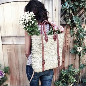 Straw bag/backpack with leather straps